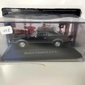 Dodge Charger nera del 1972 (auto americana)