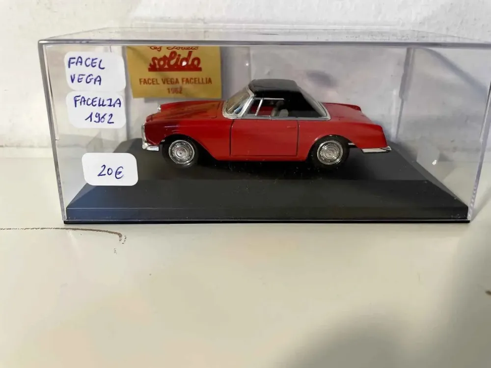 Facel Vega Facellia rossa del 1962