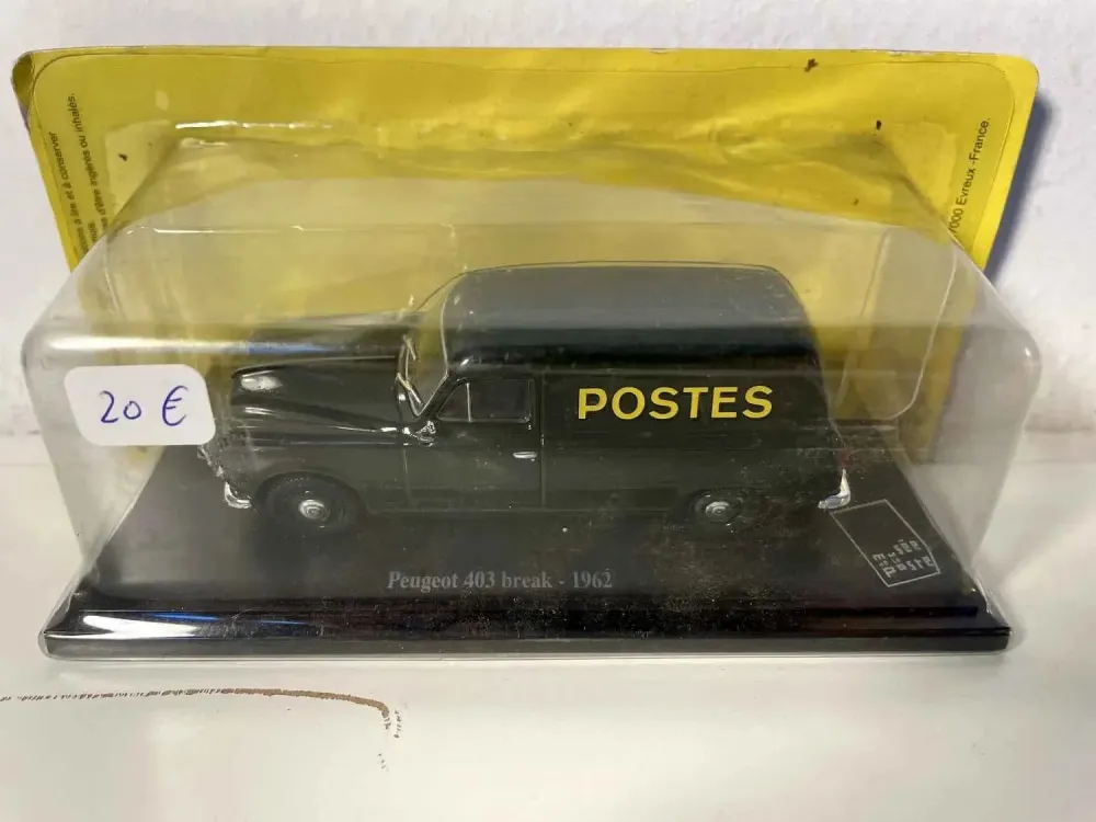 Familiare Peugeot 403 verde scuro del 1962 La Poste - PTT