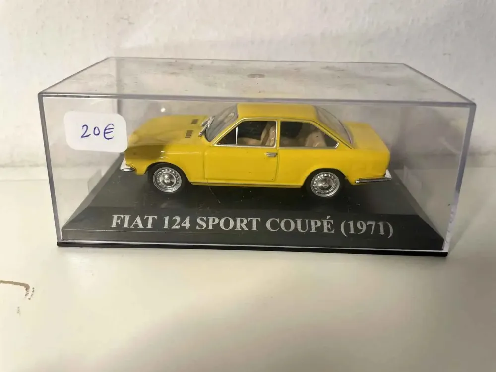 Fiat 124 Sport Coupé gialla del 1971