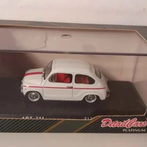 Fiat 600D bianca con bordino rosso
