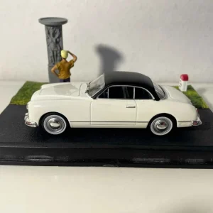 Ford Comet bianca con tetto nero - Nationale 7 - Blue Route