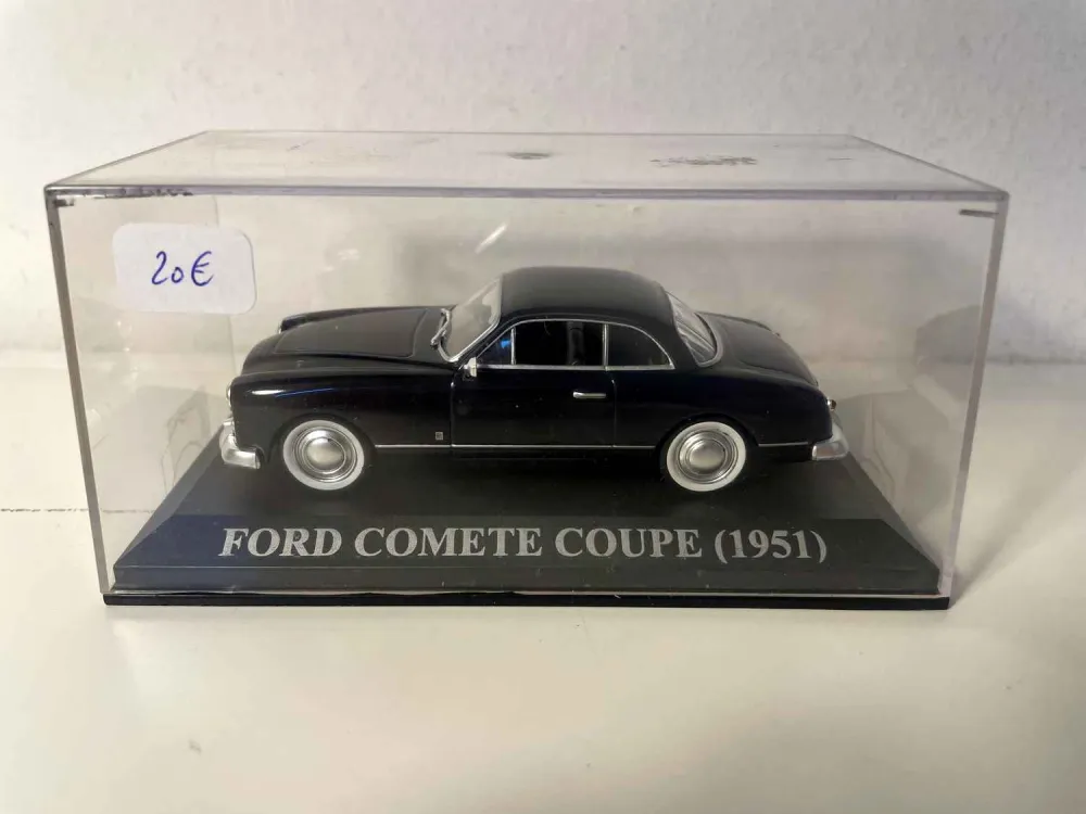 Ford Comet Coupé blu scuro del 1951