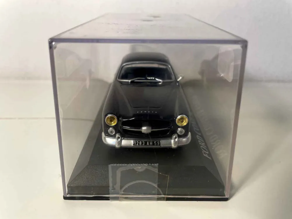 Ford Comet Coupé blu scuro del 1951