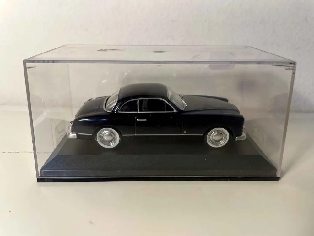 Ford Comet Coupé blu scuro del 1951