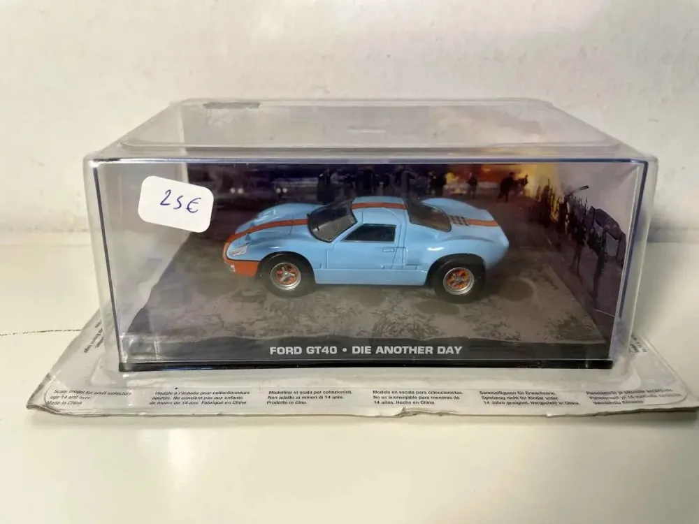 Ford GT 40 con livrea GULF (blu e arancione) - JAMES BOND - La morte può attendere