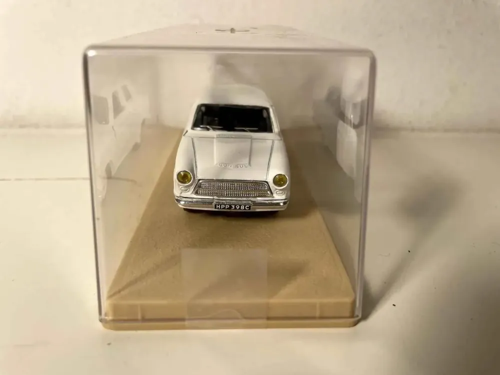 Ford Cortina bianca (Eligor)