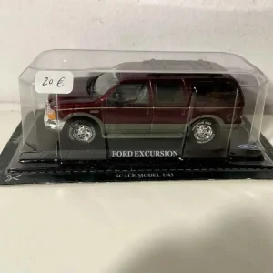Ford Excursion bordeaux (Del Prado)