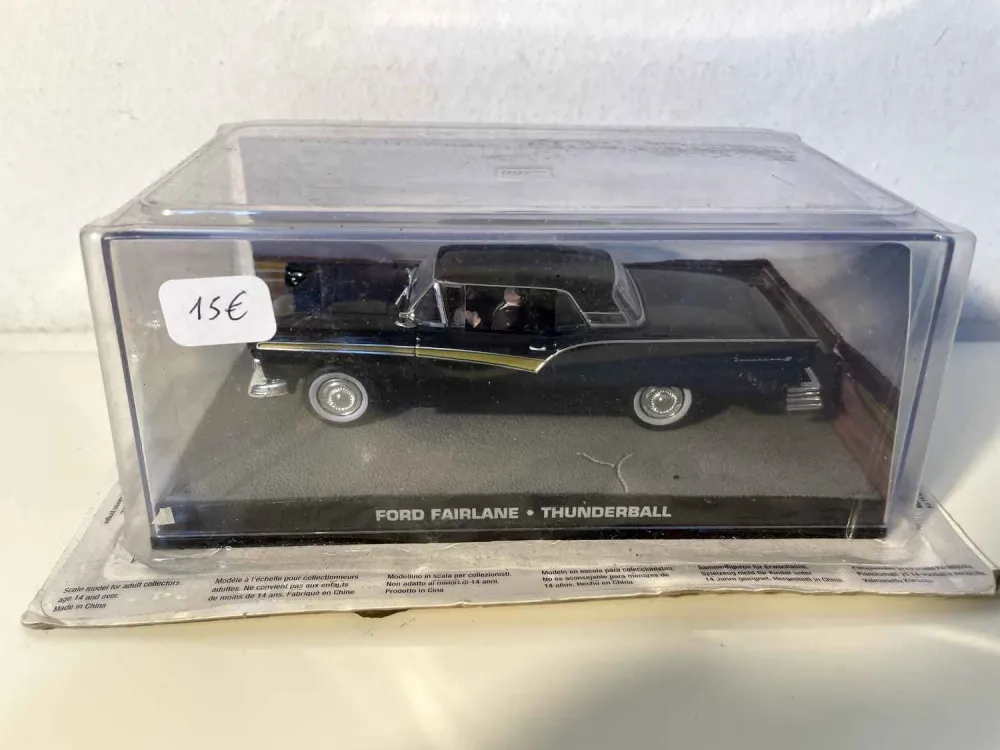 Ford Fairlane nera - JAMES BOND - THUNDERBALL