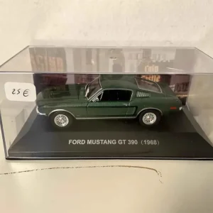 Ford Mustang GT 390 verde del 1968 (auto americana)