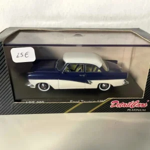 Ford Taunus 17M coupé blu e bianca del 1957 (articolo della collezione DetailCars n. 382)