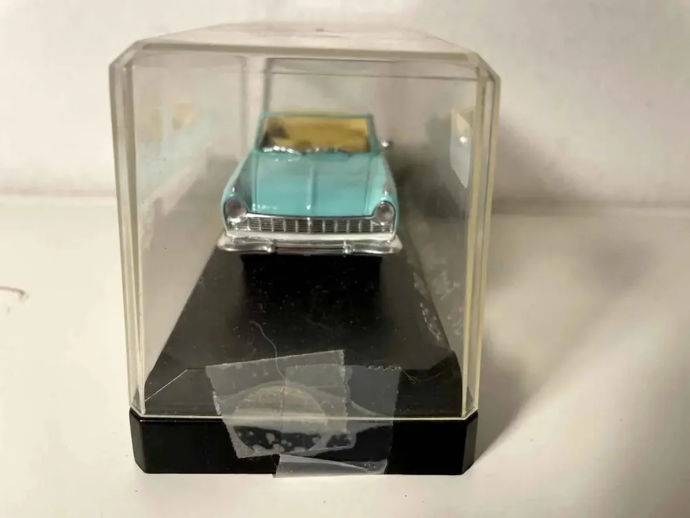 Ford Taunus 17M decappottabile del 1957 azzurro e bianco (riferimento Solido 4575)