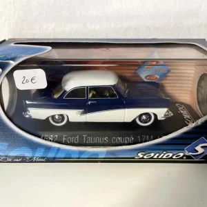 Ford Taunus coupé 17M blu e bianca del 1957 (riferimento Solido 4582) CON la scatola di cartone