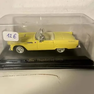 Ford Thunderbird gialla del 1955 (auto americana)
