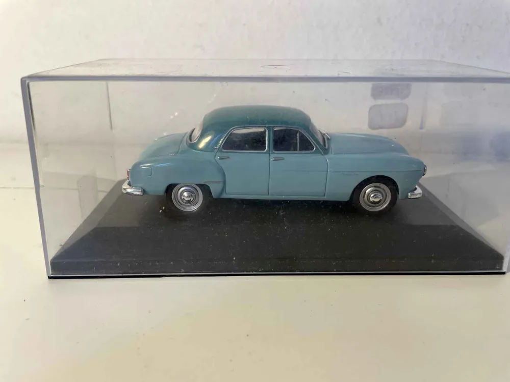Fregata verde Renault (2 colori di verde) del 1954