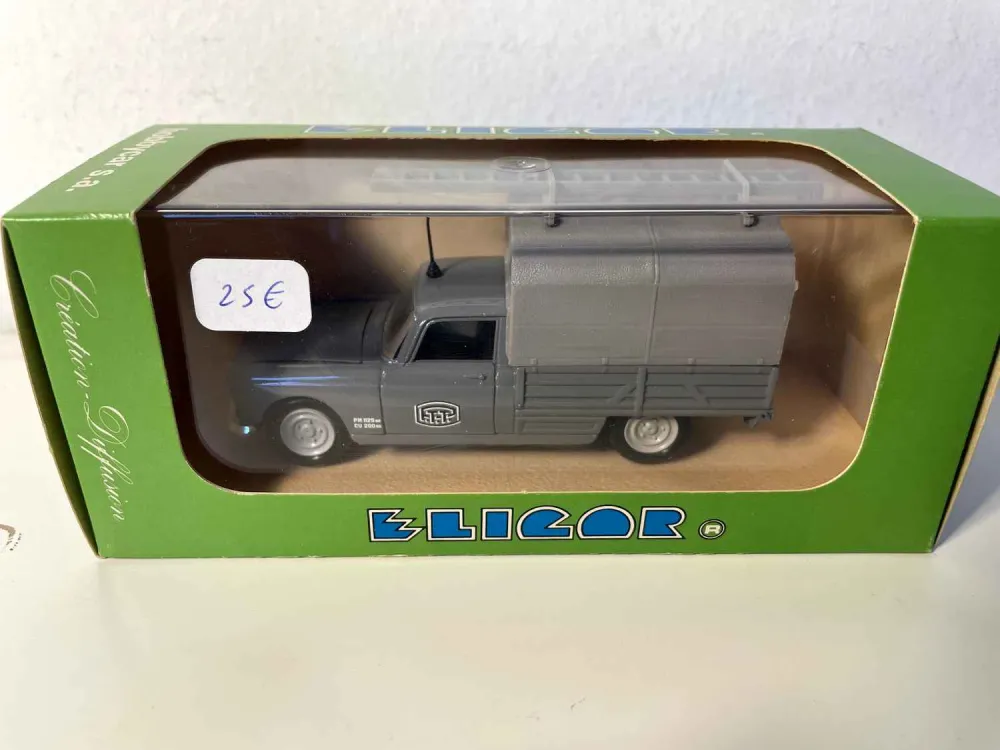 Furgone grigio Peugeot 404 del 1964 PTT / TELEFONO (Eligor)