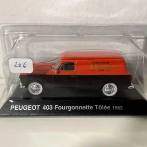 Furgone Peugeot 403 rosso e nero del 1962 (con pubblicità della profumeria Félix di Parigi)