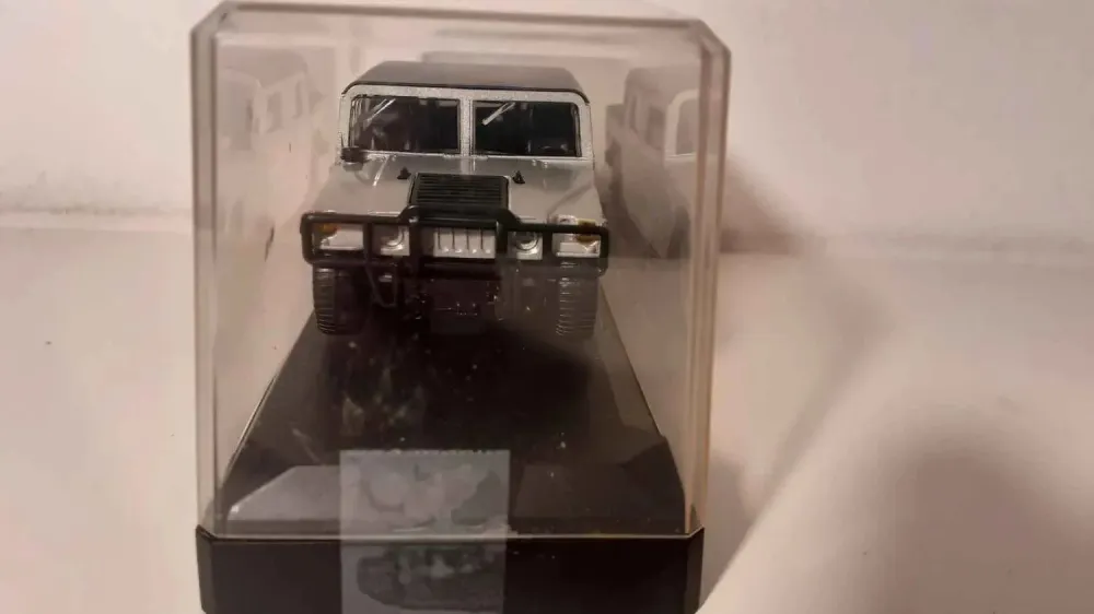 Grey Hummer (riferimento Solido 15104)