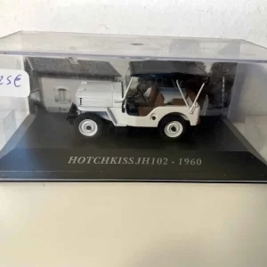 Hotchkiss JH102 bianca del 1960 con capote nera (Jeep)