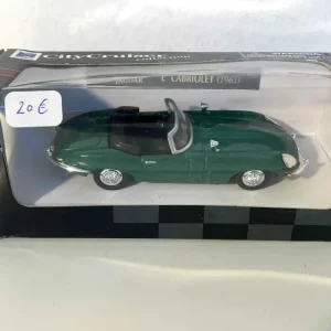 Jaguar E-Type decappottabile verde del 1961
