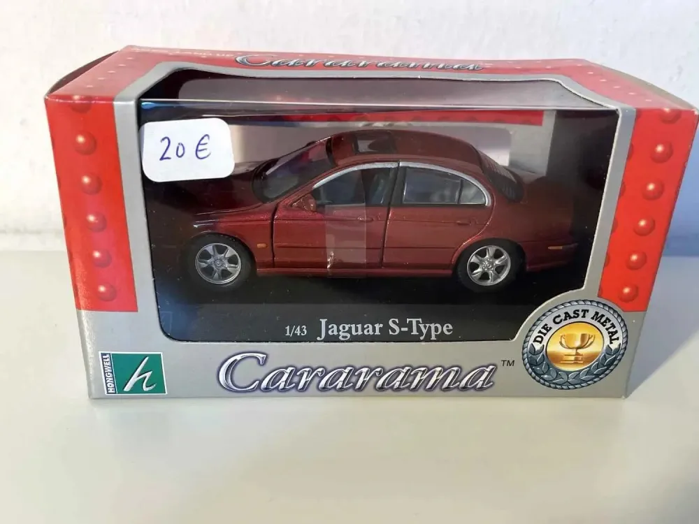 Jaguar S-type rosso scuro / bordeaux