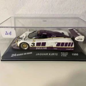 Jaguar XJR12 bianca e viola numero 3 (24 Ore di Le Mans 1990)