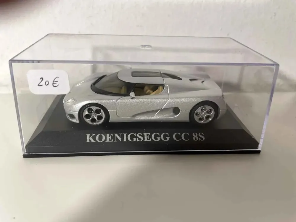Koenigsegg CC 8S grigio