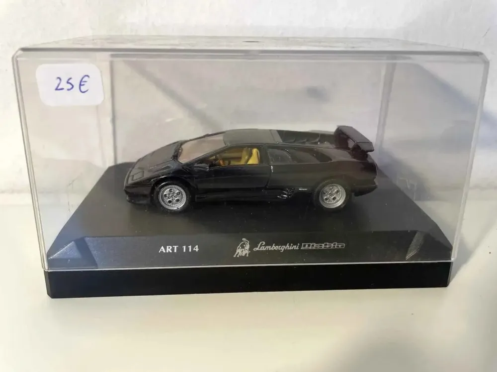 Lamborghini Diablo nera