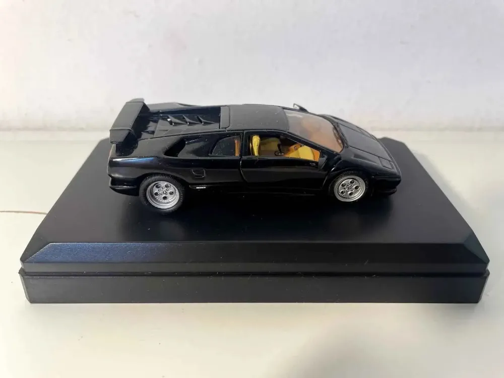 Lamborghini Diablo nera