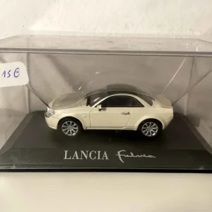 Lancia Fulvia colore bianco sporco (concept car)