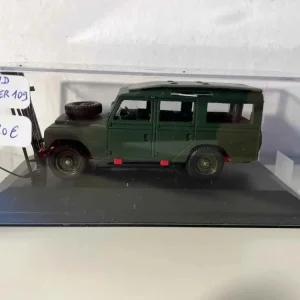 Land Rover 109 militare (collezione Solido)