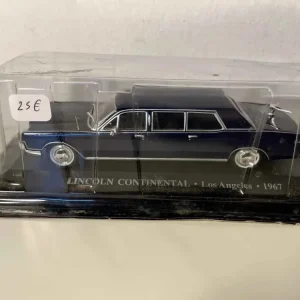 Lincoln Continental blu LOS ANGELES del 1967 (auto americana)