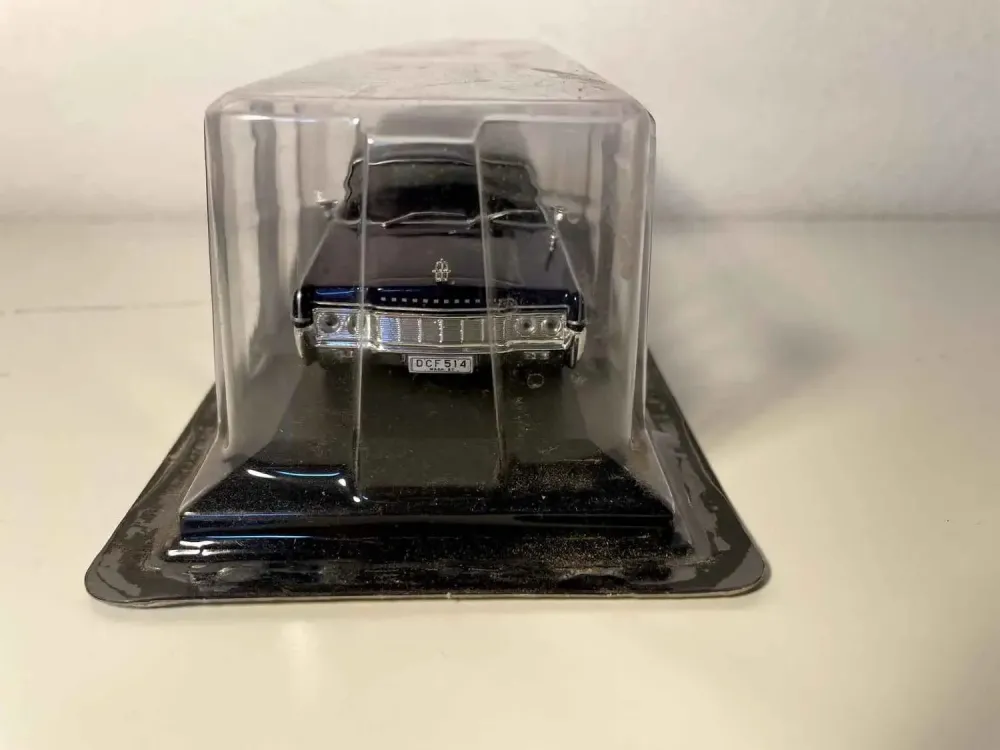 Lincoln Continental blu LOS ANGELES del 1967 (auto americana)