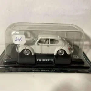 Maggiolino Volkswagen bianco