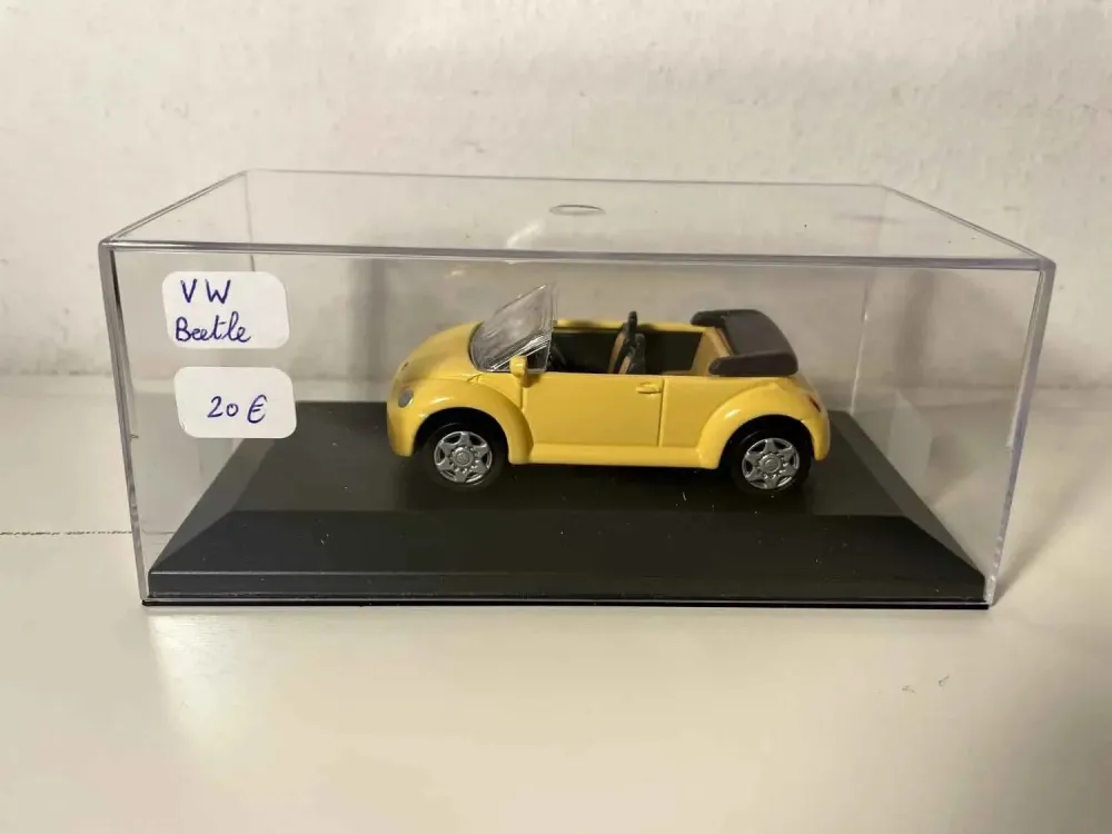 Maggiolino Volkswagen giallo