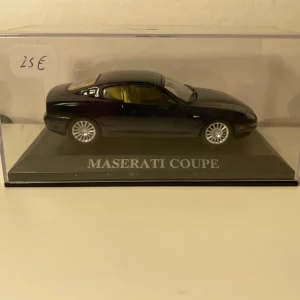 Maserati coupé blu scuro