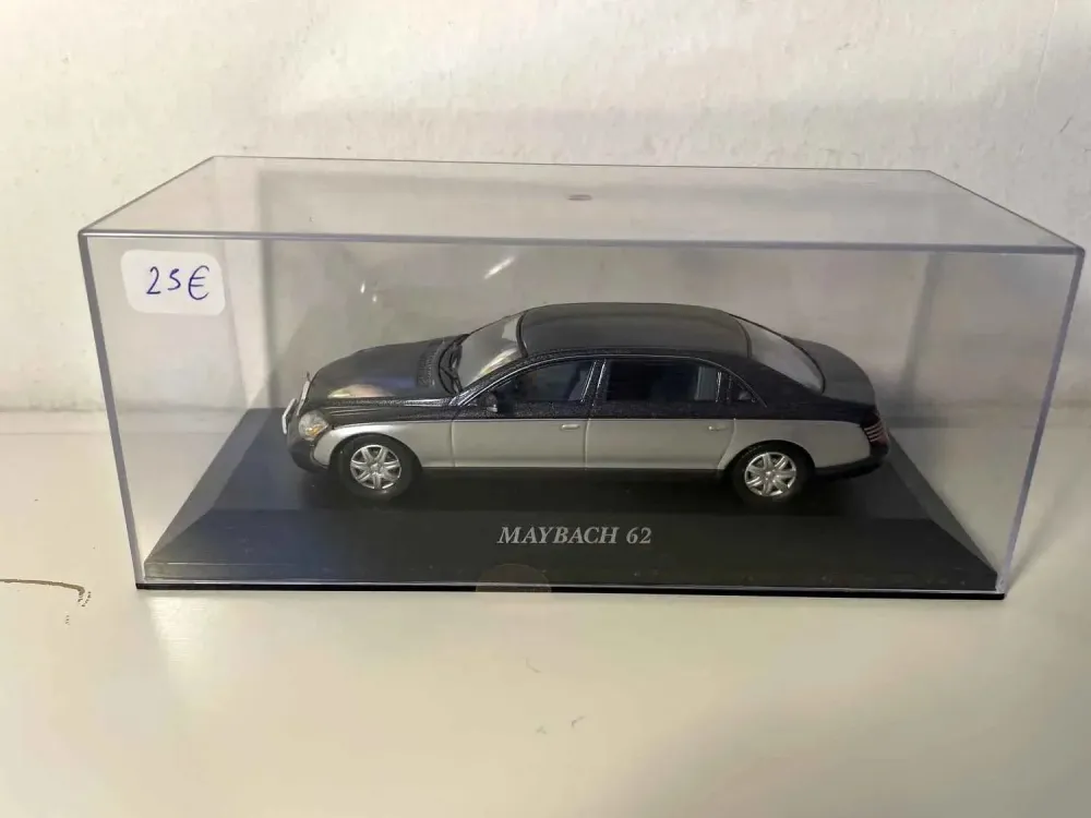Maybach 62 blu scuro e grigio