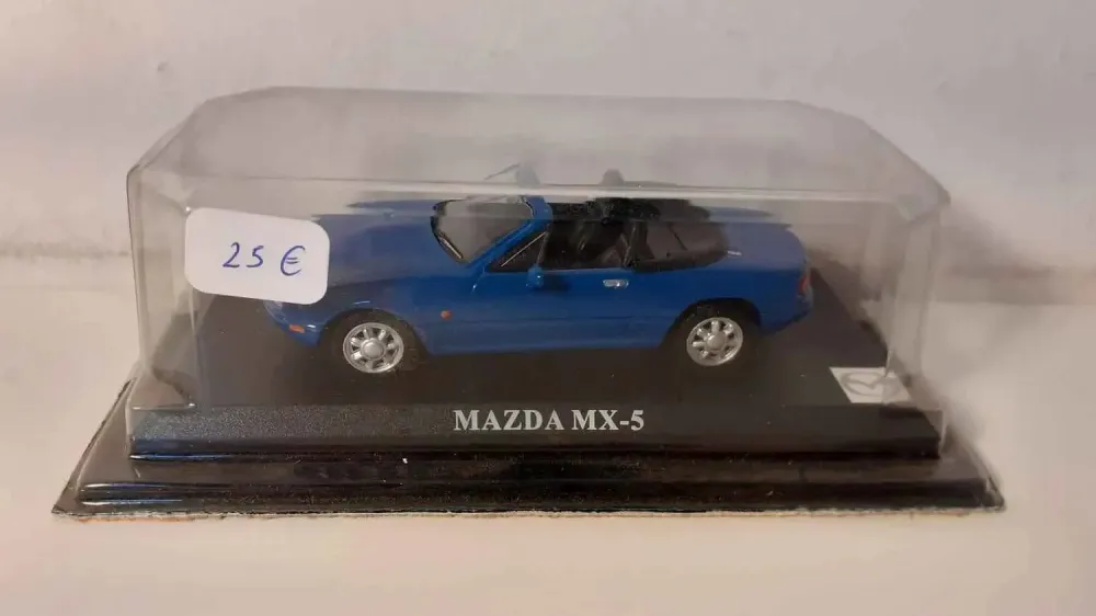 Mazda MX-5 blu