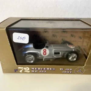 Mercedes W 196 HP 295 del 1954 grigia numero 8 - auto da corsa (Brumm R72)