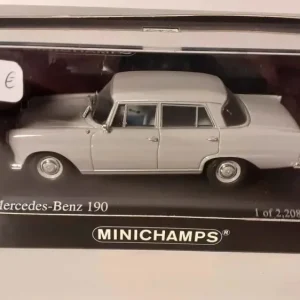 Mercedes-Benz 190 grigio (riferimento MINICHAMPS 400 037200)