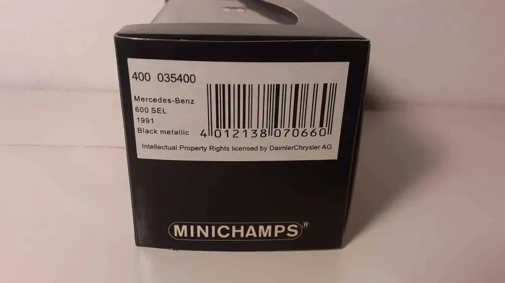 Mercedes-Benz 600 SEL nera del 1991 (riferimento MINICHAMPS 400 035400)