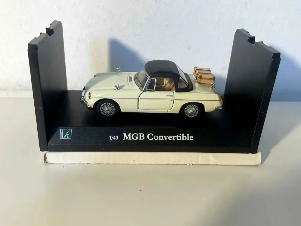 MGB decappottabile color crema