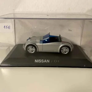 Nissan Jikoo grigia