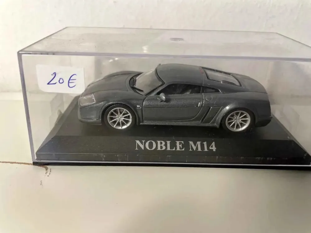 Noble M14 grigio scuro