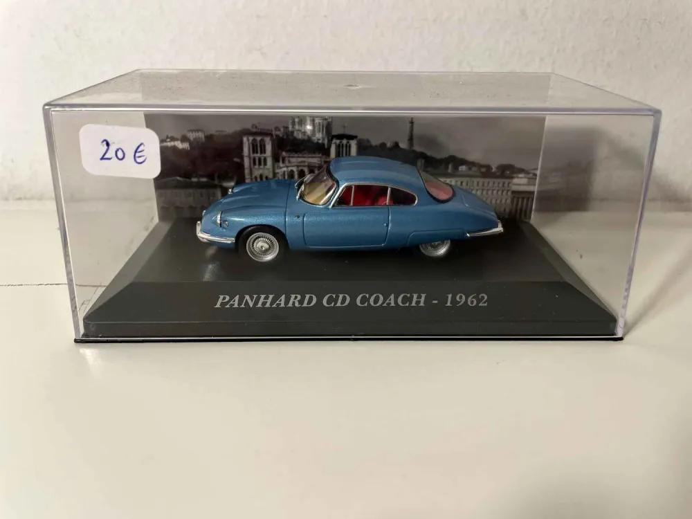 Panhard CD Coach blu del 1962