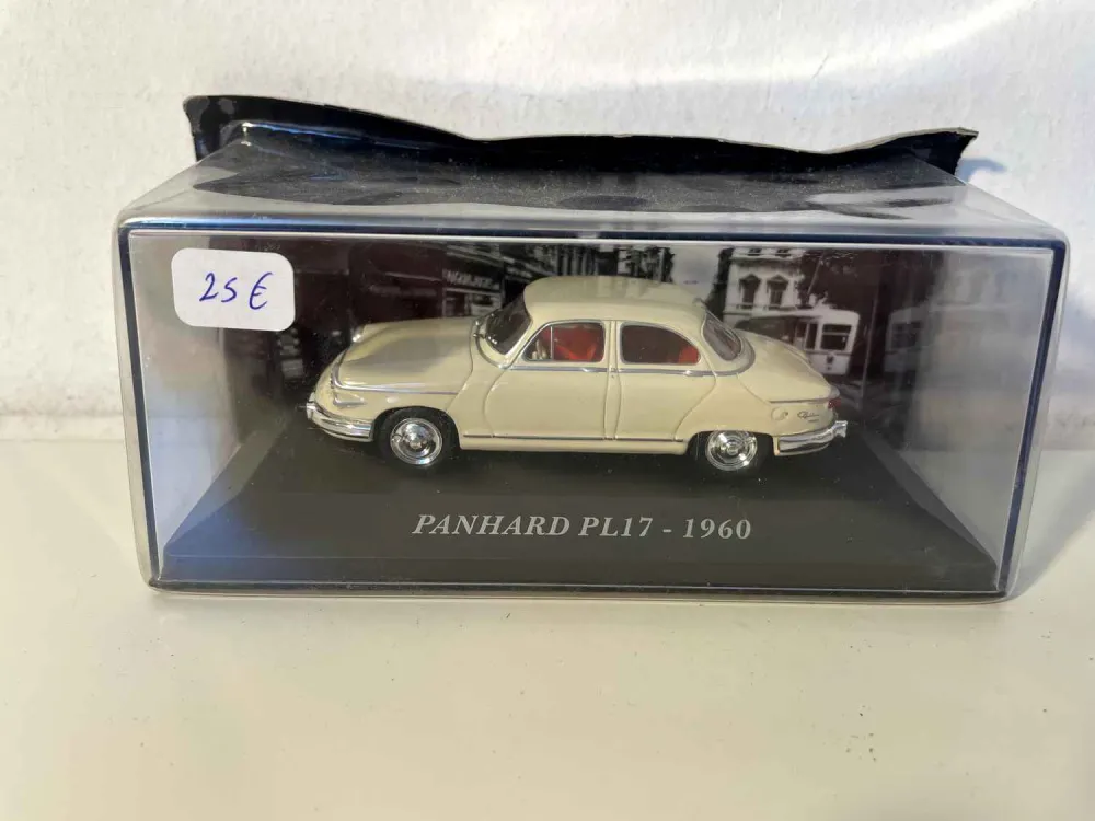 Panhard PL 17 colore crema/beige? del 1960