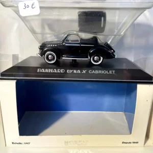 Panhard Dyna X decappottabile grigio scuro con capote nera