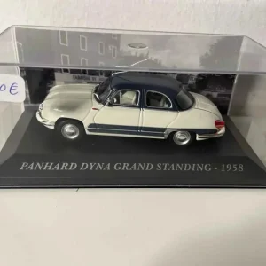 Panhard Dyna Grand piedi bianco sporco e grigio del 1958