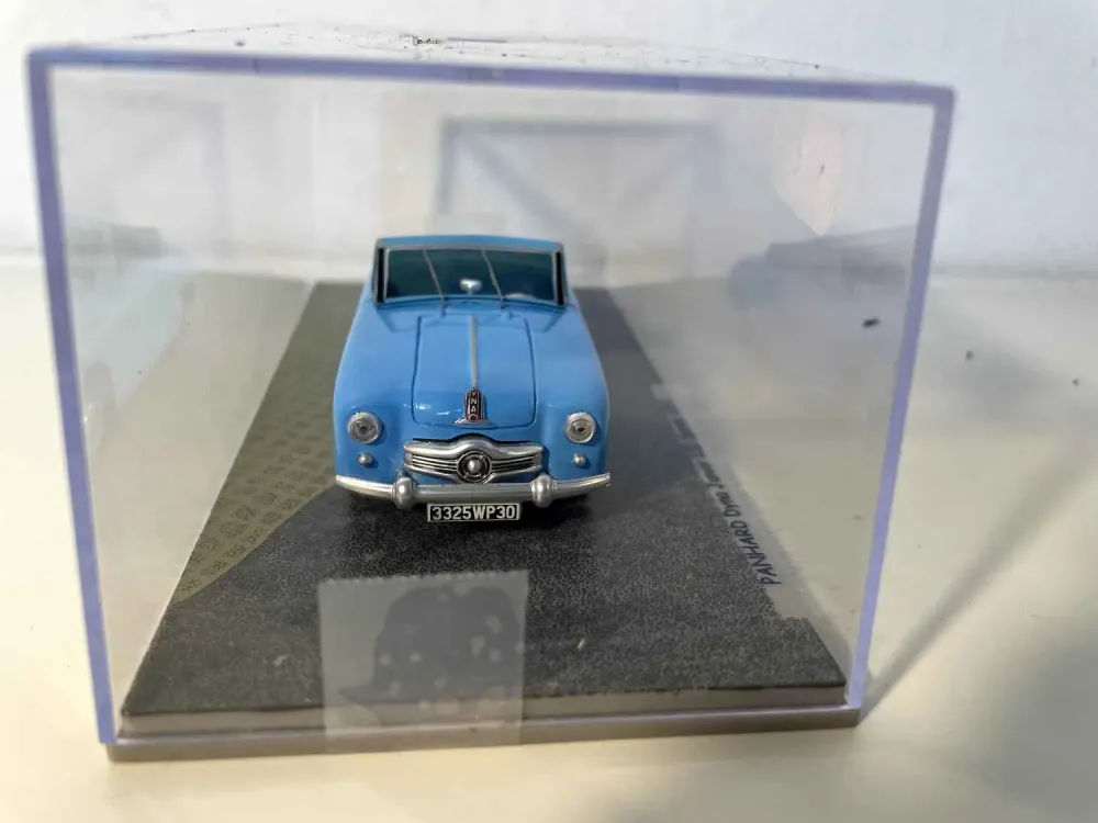 Panhard Dyna Junior azzurro del 1953 (marca BIZARRE)