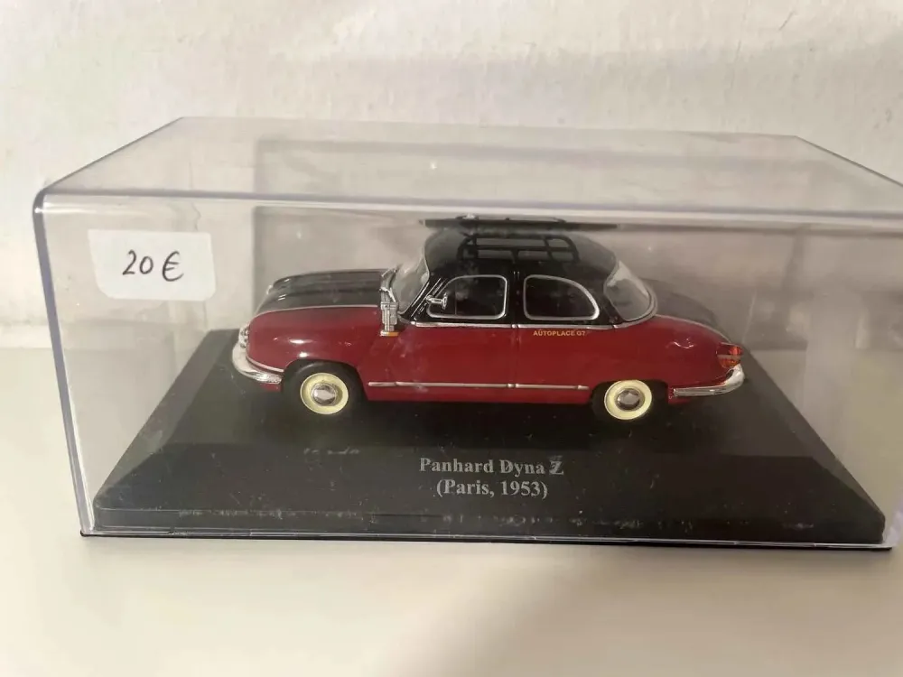 Panhard Dyna Z TAXI bordeaux e nero del 1953